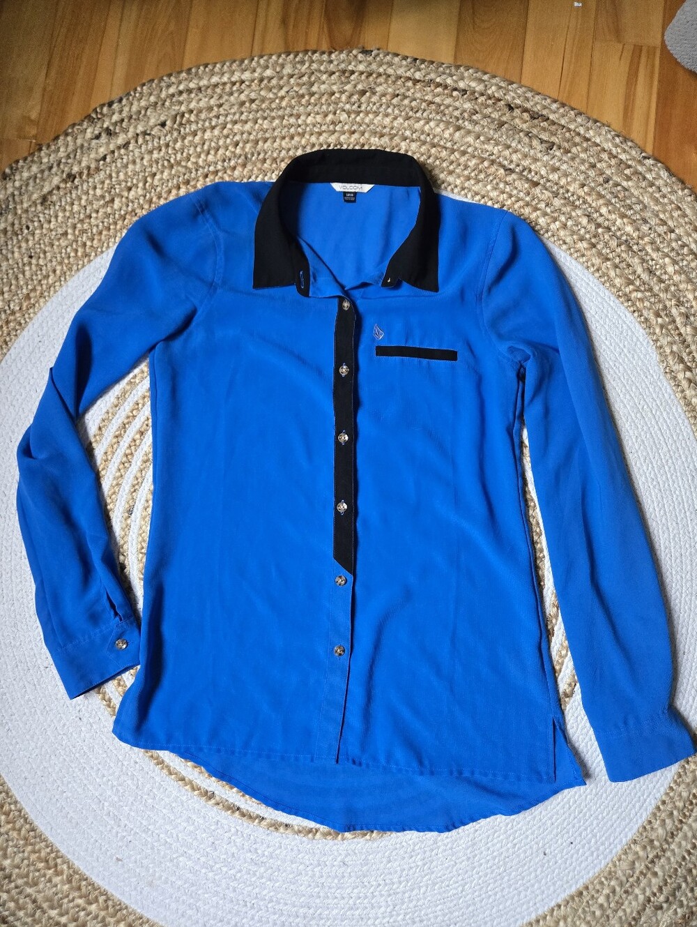 Volcom Not So Classic Blue Colorblock Button Down Blouse Streetwear Casual Chic